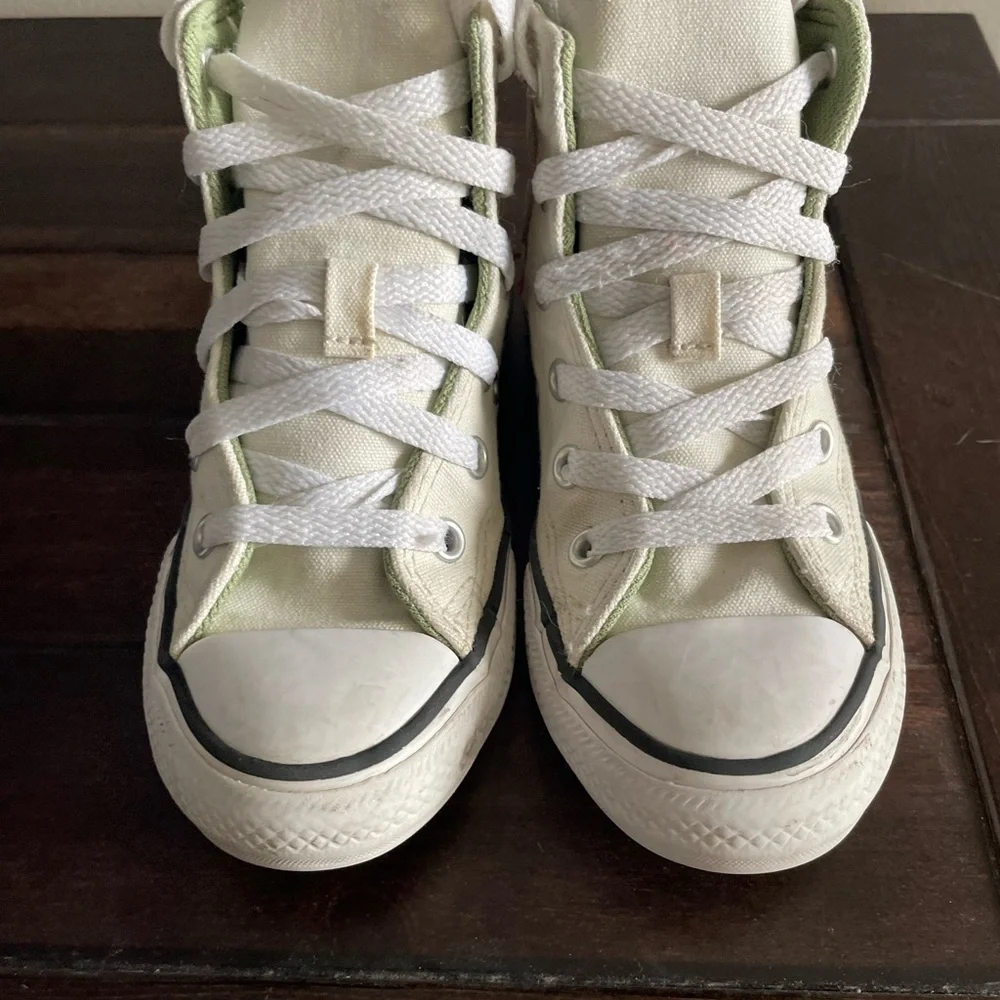 Converse Cream High-Tops with Floral and Bee Design - Picture 2 of 7